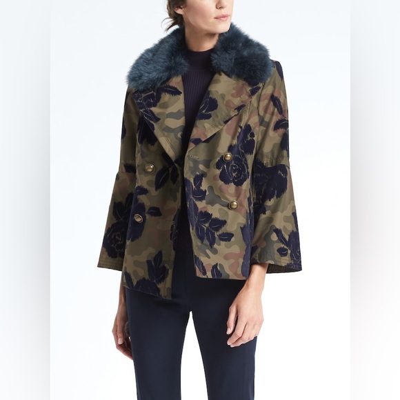 Banana Republic Rose Pattern Camo Jacket w/ Removable Collar - Size M - Picture 4 of 12